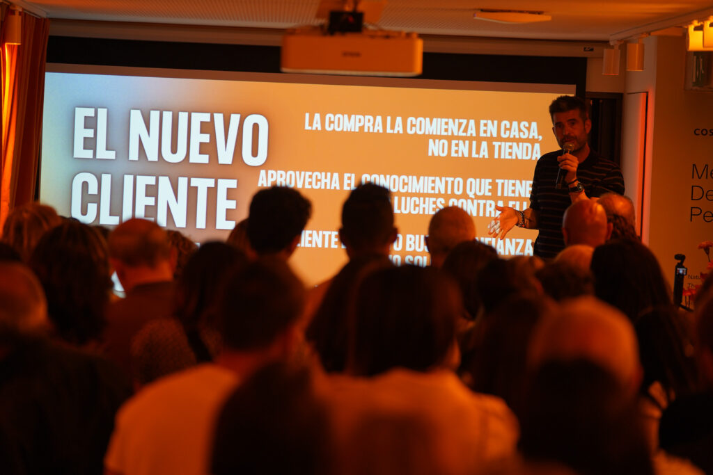 daniel colino en la presentacion de ĒCLOS Cosentino Daniel Colino
